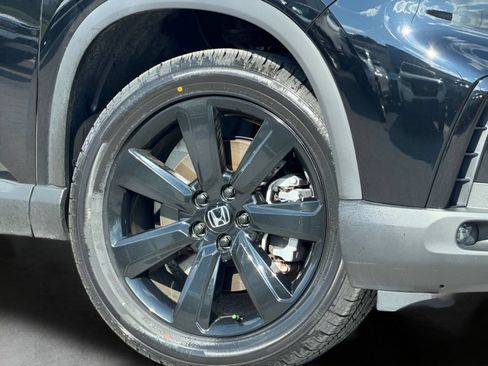 Used 2025 Honda Pilot Black Edition image 4