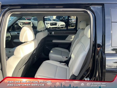 Used 2025 Hyundai Santa Fe Calligraphy image 27