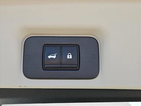 Used 2023 Nissan Ariya FWD image 7