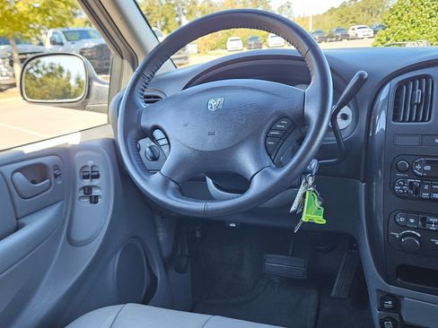 Used 2007 Dodge Grand Caravan SXT image 9
