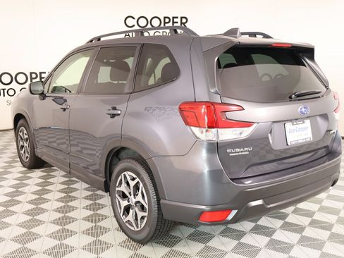 Used 2023 Subaru Forester Premium AWD/4WD image 21