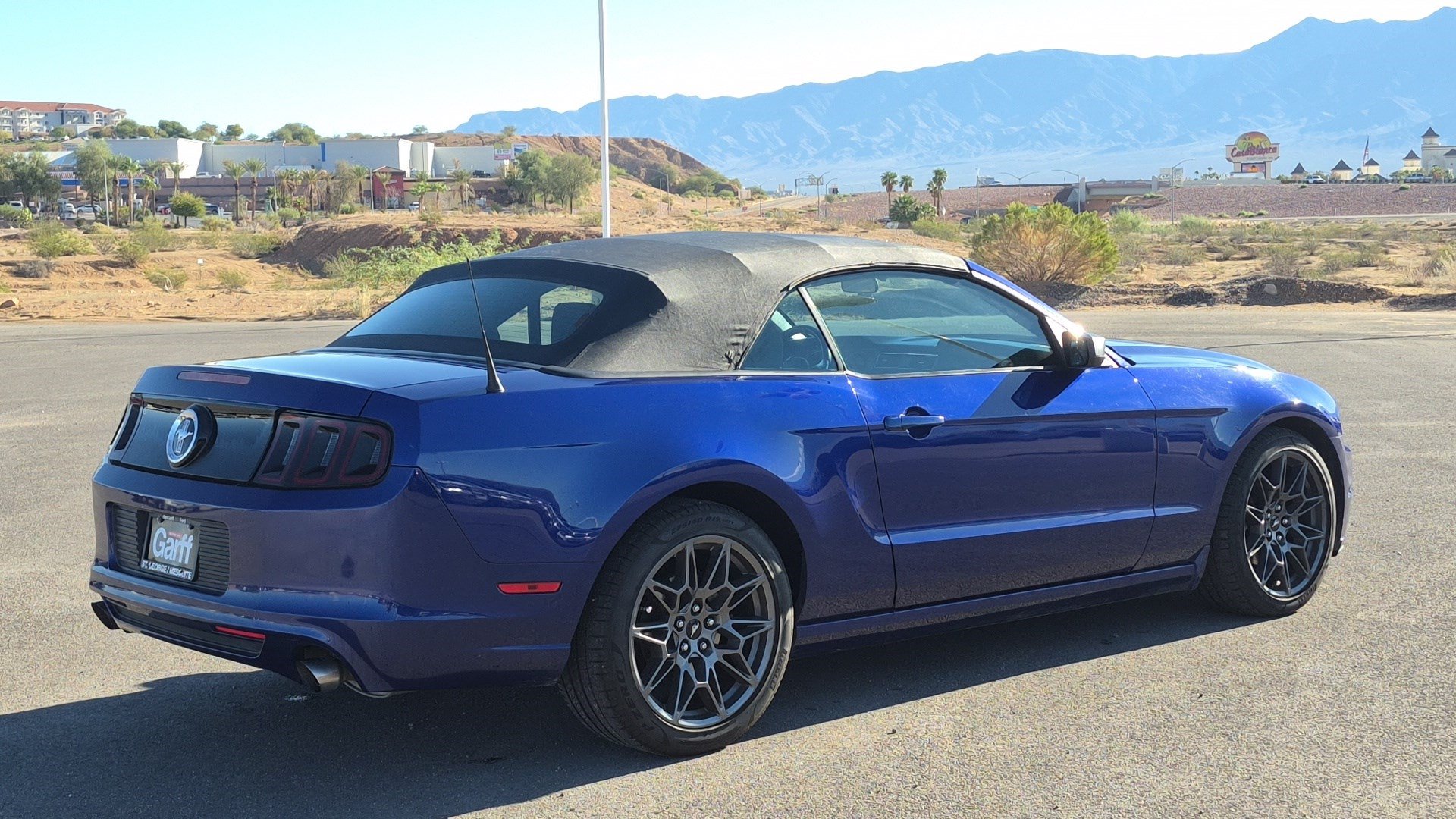 Used 2013 Ford Mustang Convertible RWD image 3