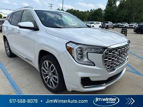 Used 2023 GMC Terrain Denali w/ Denali Premium Package AWD/4WD image 4