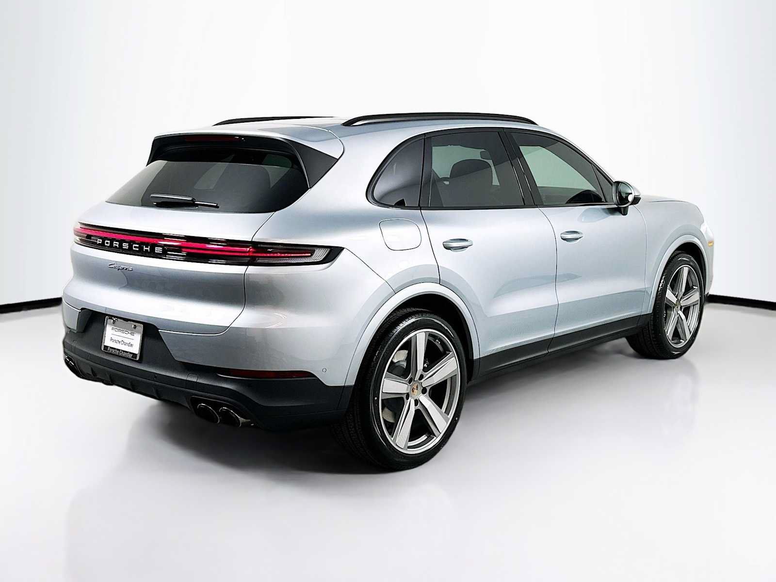 Used 2026 Porsche Cayenne AWD/4WD image 9