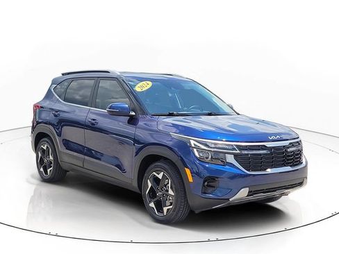 Used 2024 Kia Seltos EX FWD image 3