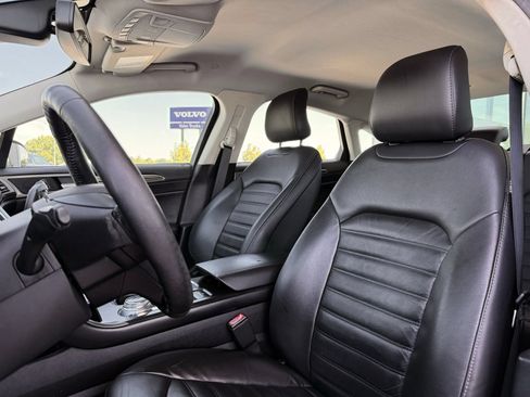 Used 2018 Ford Fusion SE w/ Equipment Group 602A FWD image 14