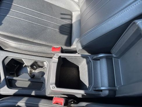 Used 2024 Volkswagen Tiguan SE image 27