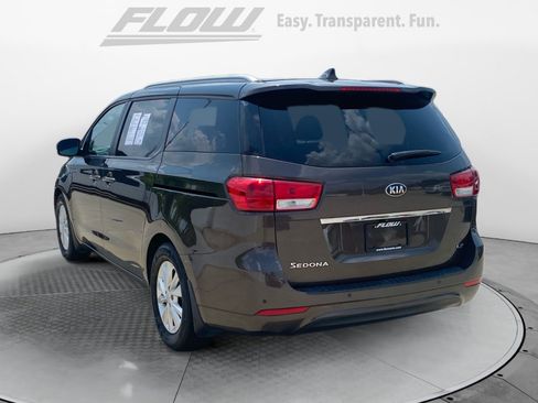 Used 2018 Kia Sedona LX w/ LX Essentials Premium Package FWD image 6