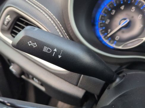 New 2026 Chrysler Pacifica Select image 16