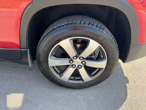 Used 2018 Chevrolet Traverse LT image 13
