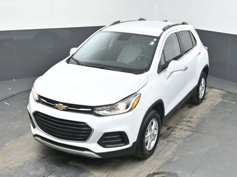 Used 2019 Chevrolet Trax LT w/ LT Convenience Package image 31
