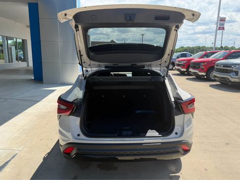 New 2026 Chevrolet Trax RS w/ Driver Confidence Package FWD image 6