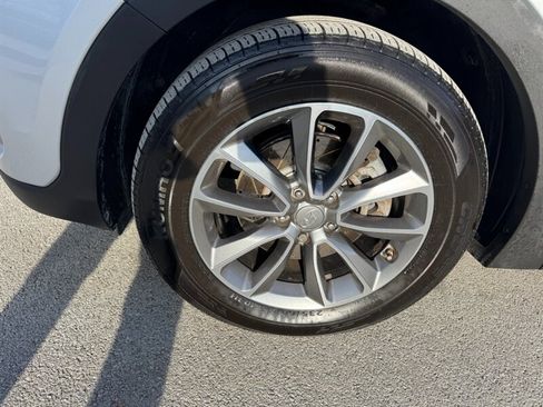 Used 2017 Hyundai Santa Fe SE w/ SE Premium Package 02 image 11