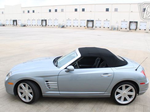 Used 2008 Chrysler Crossfire Limited image 12