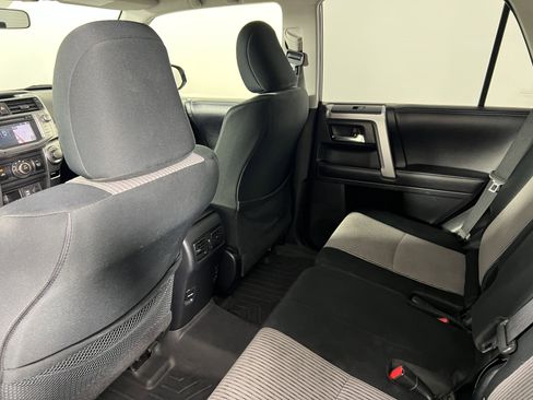 Used 2017 Toyota 4Runner SR5 AWD/4WD image 19