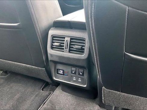 Certified 2024 Nissan Rogue Platinum w/ Platinum Premium Package FWD image 24