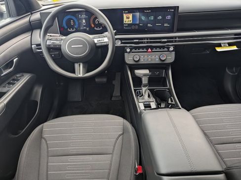 Used 2025 Hyundai Santa Cruz SE image 19