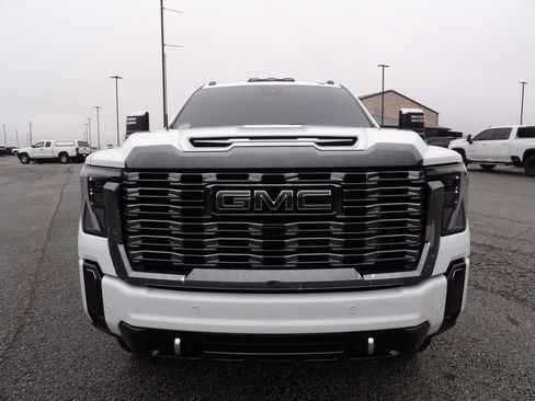 Used 2024 GMC Sierra 3500 Denali Ultimate AWD/4WD image 12