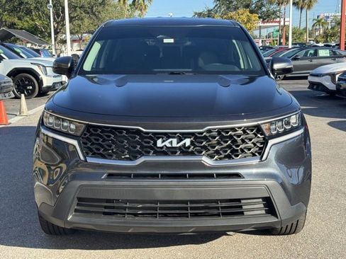 Used 2023 Kia Sorento LX image 6