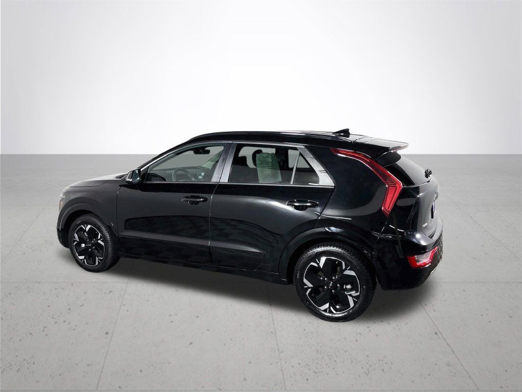 Used 2023 Kia Niro Wind w/ Wind Preserve Package FWD image 8