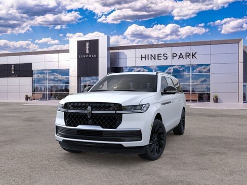 New 2026 Lincoln Navigator L Reserve w/ Jet Appearance Package AWD/4WD image 2