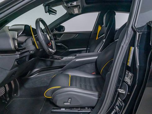 Used 2024 Ferrari Purosangue image 17