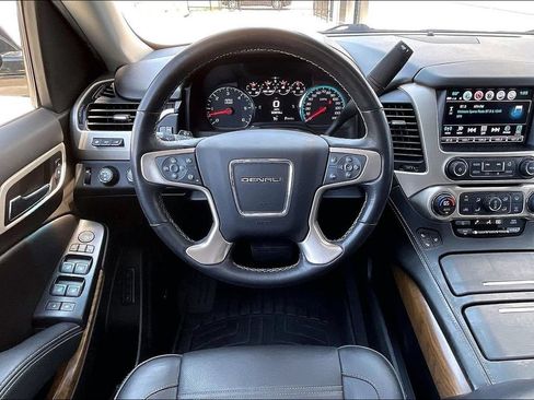 Used 2019 GMC Yukon XL Denali w/ Open Road Package AWD/4WD image 5
