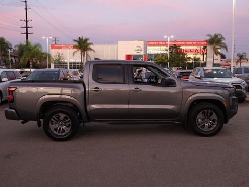 New 2025 Nissan Frontier SV image 3