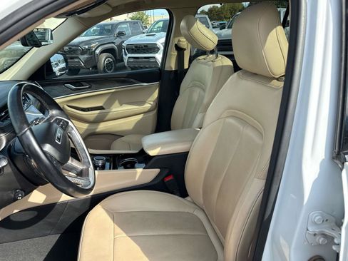 Used 2021 Jeep Grand Cherokee L Limited w/ Luxury Tech Group II AWD/4WD image 12