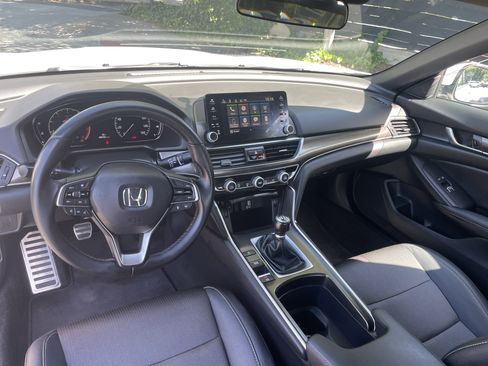 Used 2019 Honda Accord Sport image 6