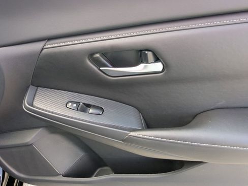 Used 2025 Nissan Sentra SV FWD image 33