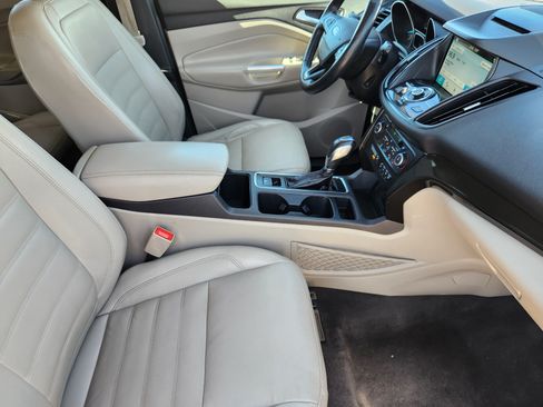 Used 2018 Ford Escape Titanium w/ Ford Safe & Smart Package AWD/4WD image 14