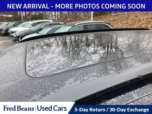 Certified 2025 Volkswagen Atlas Cross Sport SEL R-Line image 8