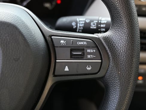 Used 2025 Honda HR-V LX image 26
