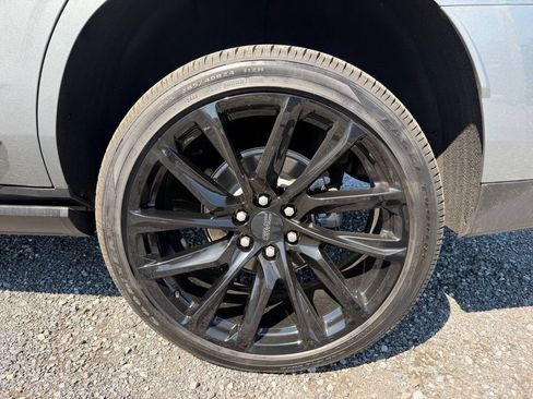 Used 2025 GMC Yukon Denali Ultimate AWD/4WD image 19