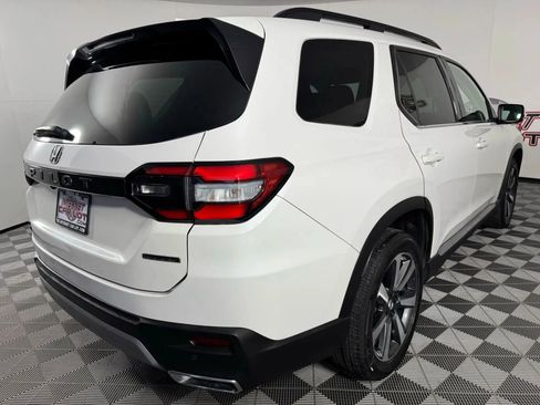 Used 2023 Honda Pilot Touring image 32
