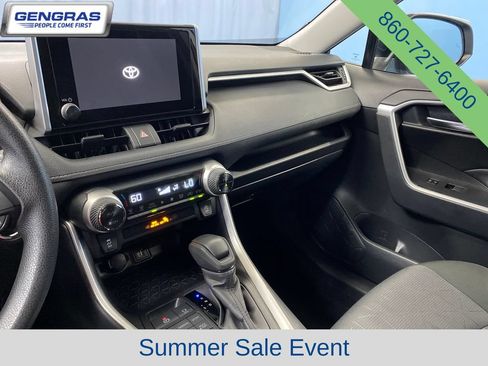Used 2025 Toyota RAV4 XLE AWD/4WD image 14