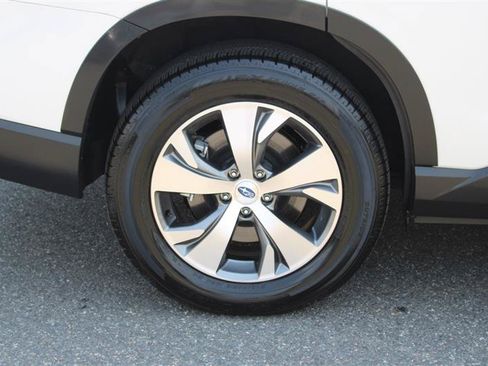 Used 2025 Subaru Ascent Premium AWD/4WD image 9