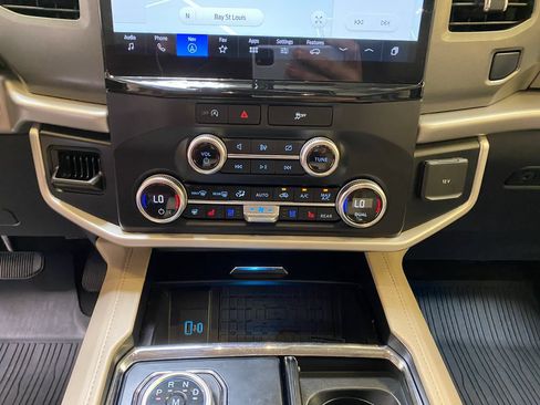 Used 2023 Ford Expedition XLT RWD image 44