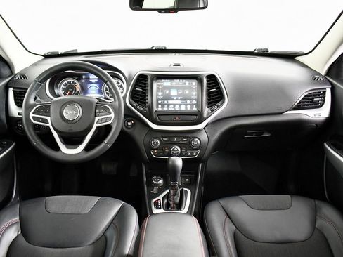 Used 2017 Jeep Cherokee Trailhawk w/ Comfort/Convenience Group image 38