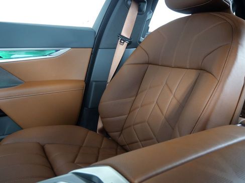 Used 2025 BMW 760i xDrive w/ Executive Package image 30