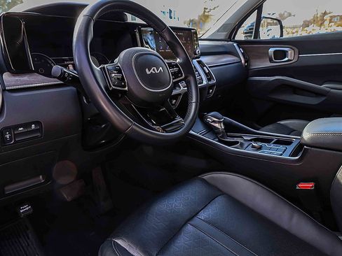 Certified 2023 Kia Sorento S image 7