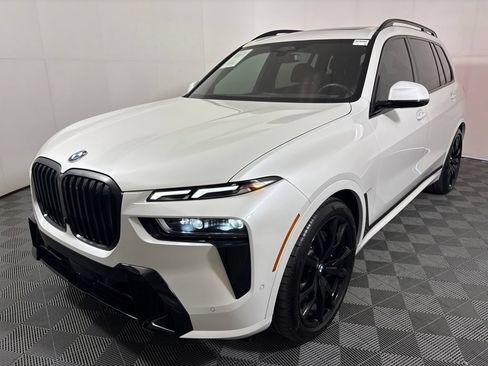 Certified 2026 BMW X7 xDrive40i w/ Executive Package AWD/4WD image 2