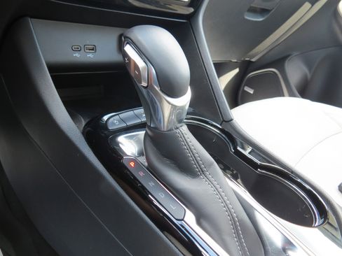 Certified 2025 Buick Encore GX Avenir w/ Avenir Technology Package image 26