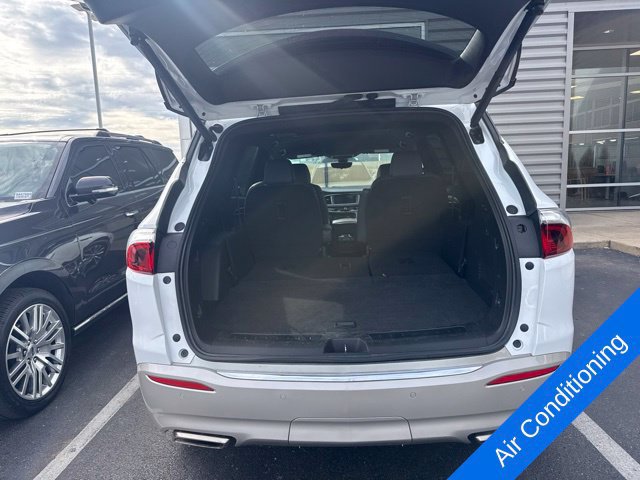 Used 2024 Buick Enclave Premium AWD/4WD image 6