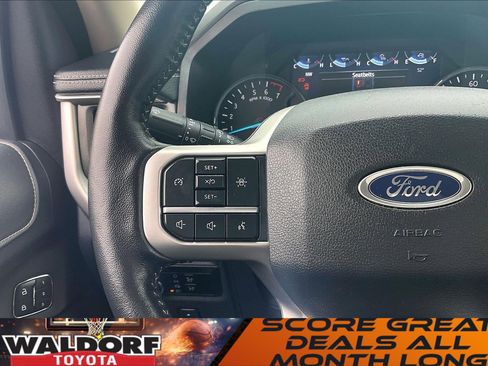 Used 2024 Ford Expedition XLT image 23