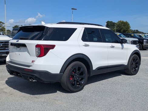 Used 2022 Ford Explorer ST w/ Equipment Group 401A AWD/4WD image 4