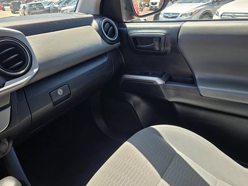 Used 2019 Toyota Tacoma SR5 RWD image 36