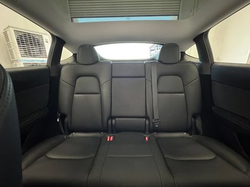Used 2023 Tesla Model Y Long Range AWD/4WD image 6