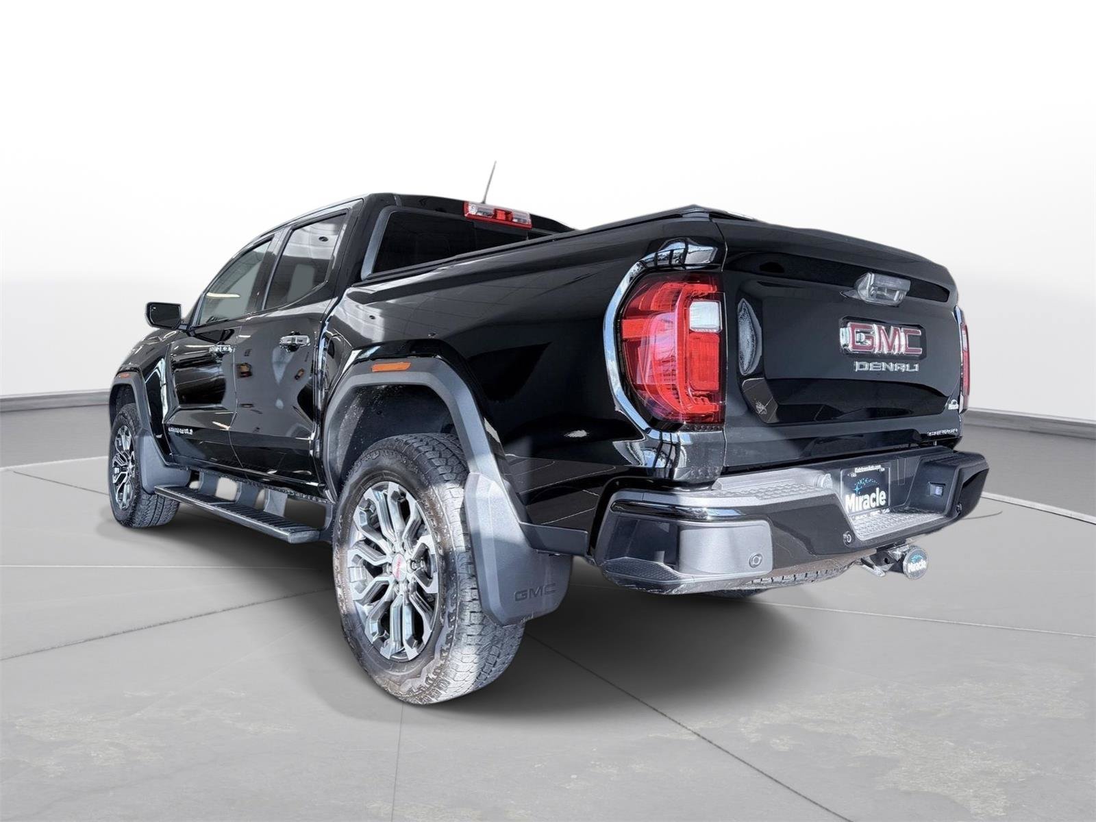Used 2023 GMC Canyon Denali AWD/4WD image 7